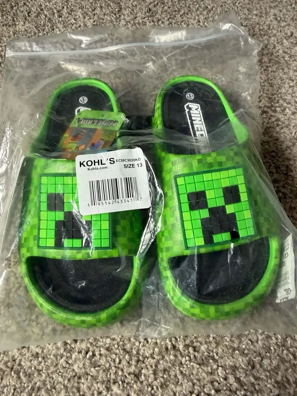 NWT Ground Up Minecraft Creeper Slide Sandals Green Size 13